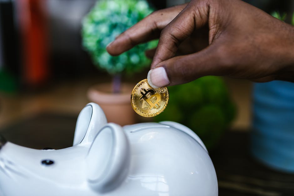 An image of a parent and child holding a piggy bank, symbolizing financial planning for a child's future and retirement.